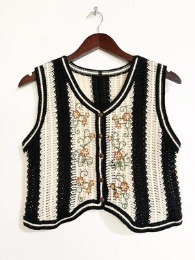 Crochet Embroidered Floral Cropped Cardigan Vest